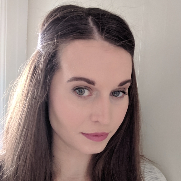 Meet your Posher, Ashley - Picture 1 of 2